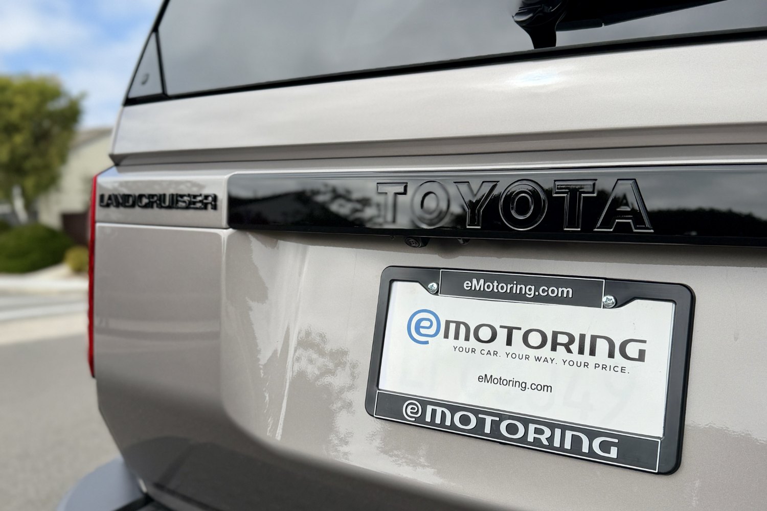 Toyota Land Cruiser sourced and delivered by eMotoring